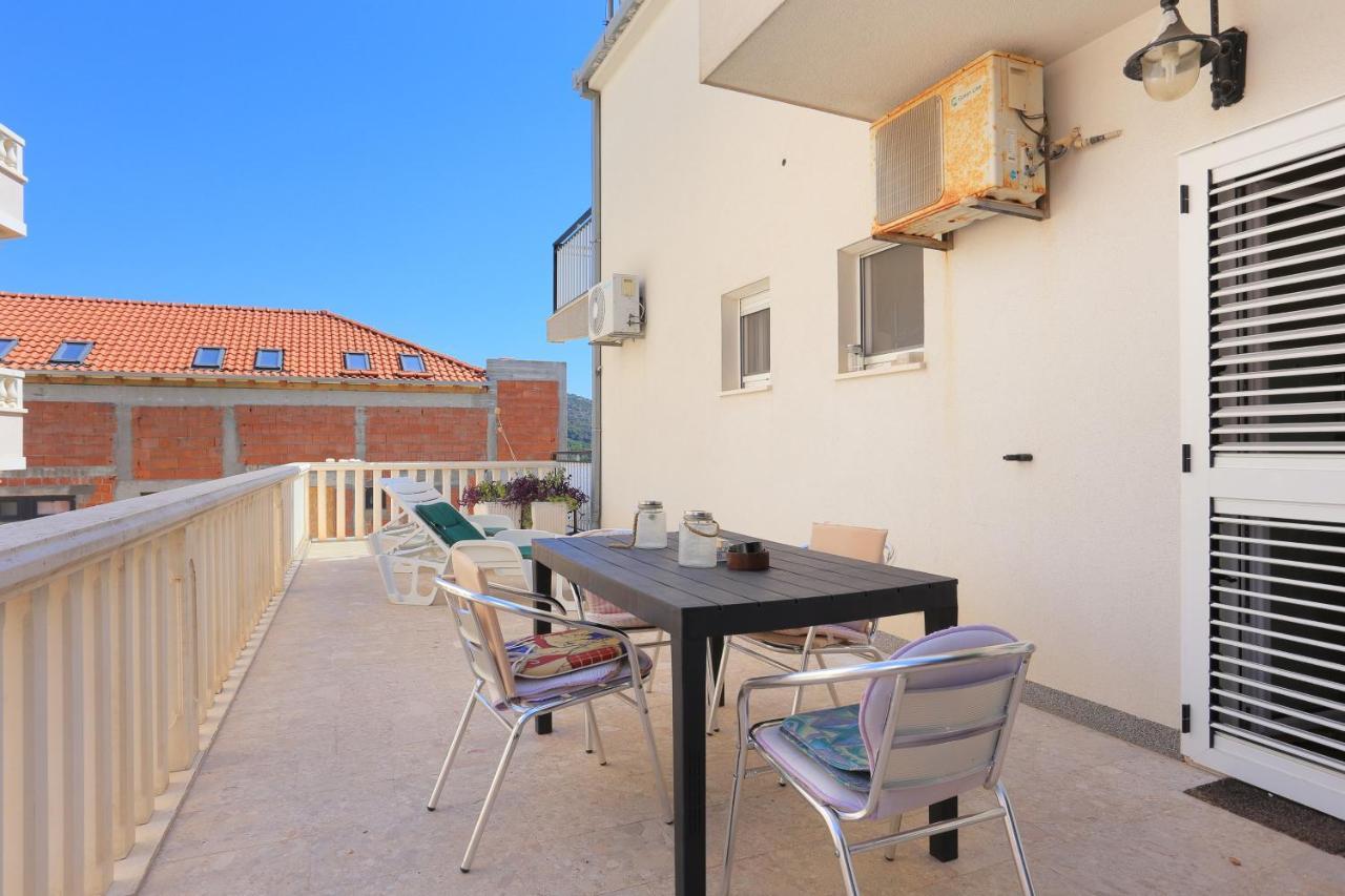 Apartments By The Sea Businci, Ciovo - 9450 Trogir Zewnętrze zdjęcie